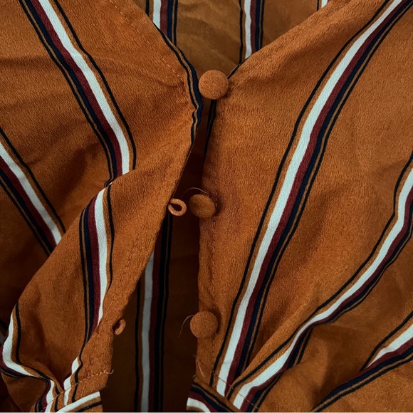 Crop Top - Picture 2 of 3